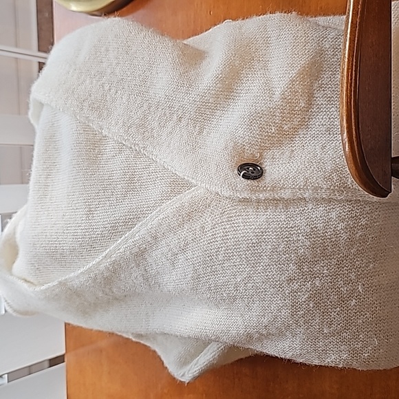 Lacoste cream cardigan - Picture 7 of 7